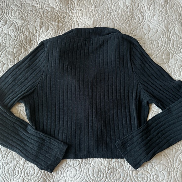 Collarded Button Up Long Sleeve - Picture 3 of 3